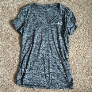 Under Armour loose fit heat gear tee, size XS
